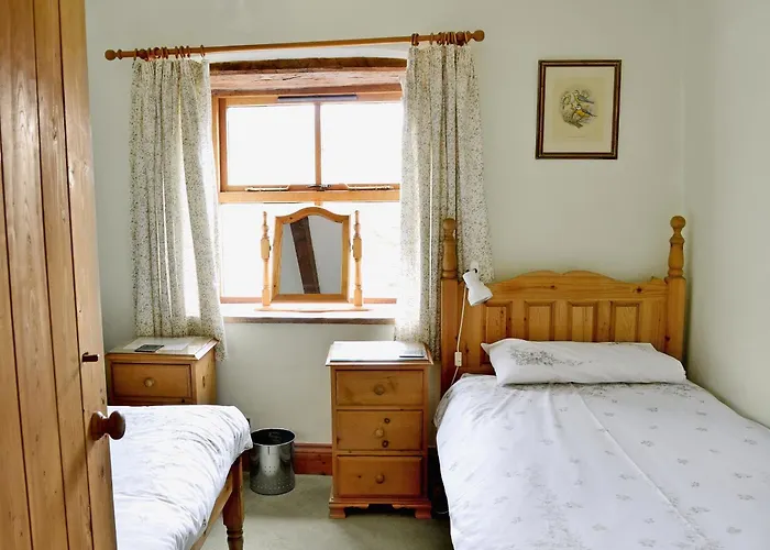 Cruck End - E3749 * Crackenthorpe